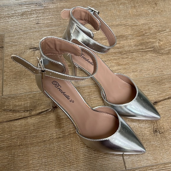 Silver pointy high heels - Picture 5 of 9